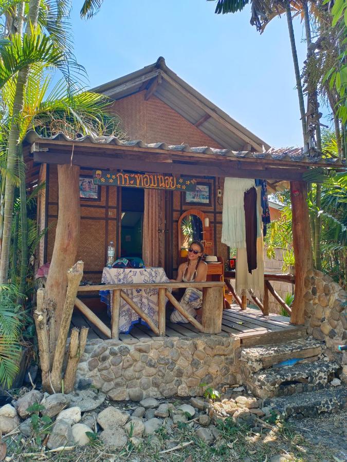 Sunny Tayai Hostel Пай Экстерьер фото